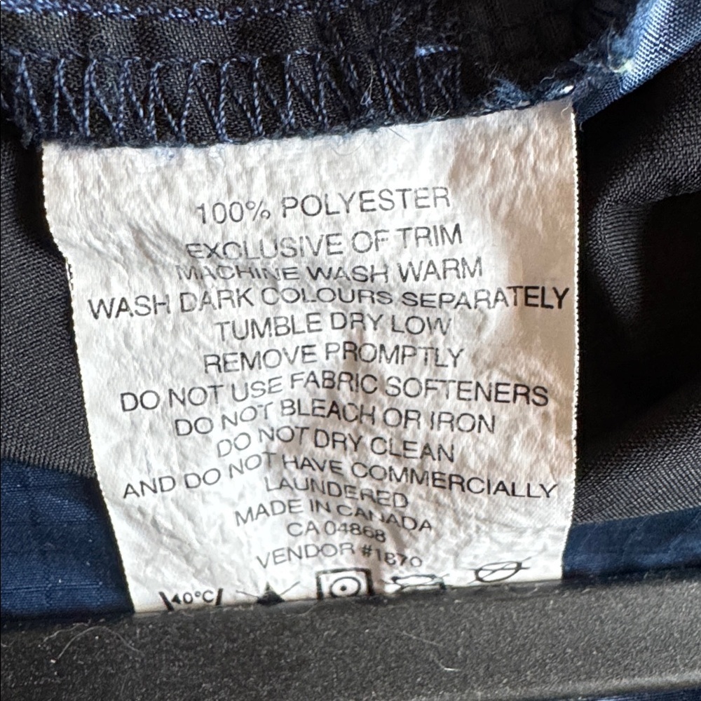 Vintage MEC 1/4 Zip Windbreaker - Picture 10 of 11